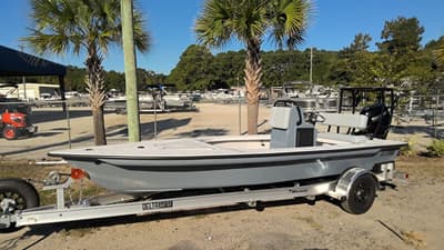 BOATZON | Xplor Boatworks Delta 18 Guide Series 2027