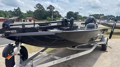 BOATZON | Xpress Boats H18C 2026