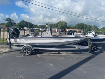 BOATZON | Xpress Boats H20 2027 BOATZON | Xpress Boats H20 2027