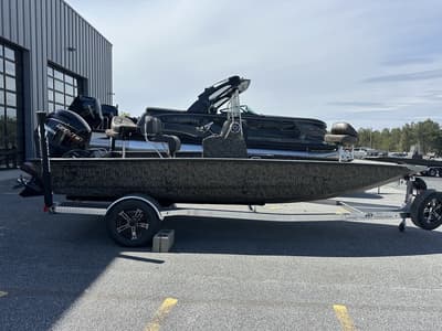 BOATZON | Xpress Boats H20 BAY 2026