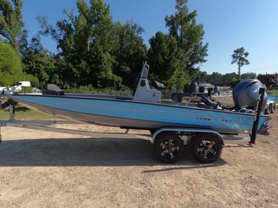 BOATZON | Xpress Boats H22 BAY 2026 BOATZON | Xpress Boats H22 BAY 2026
