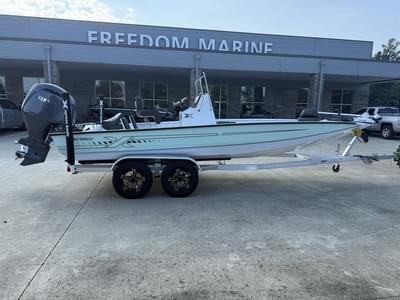 BOATZON | Xpress Boats H22 Bay 2026