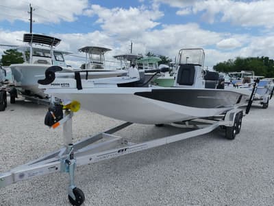 BOATZON | Xpress Boats H22B 2026