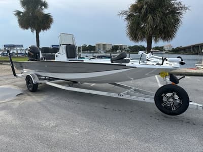 BOATZON | Xpress Boats H22B 2026