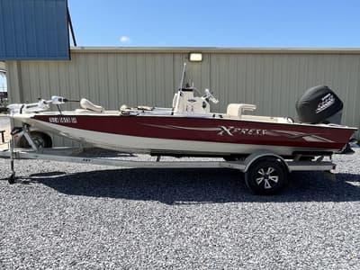 BOATZON | Xpress Boats HyperLift Bay H20B 2017