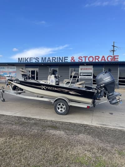 BOATZON | Xpress Boats HyperLift Bay Series H18B 2014