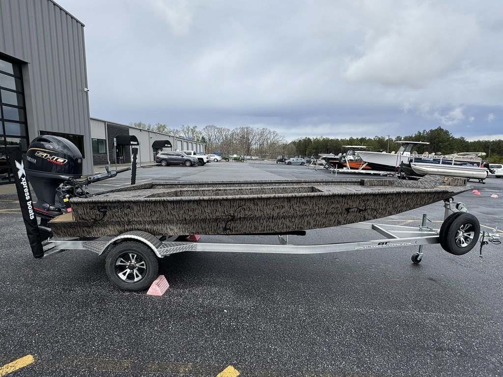 2026 Xpress Boats X18DB - Sold Boat