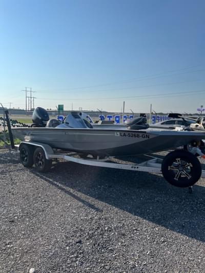BOATZON | Xpress Boats X19 Pro 2022