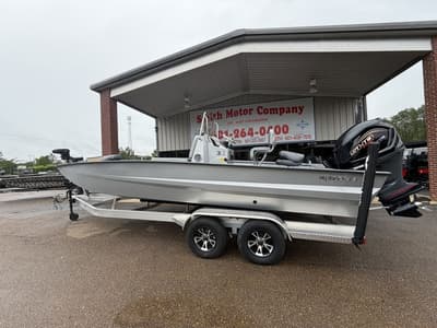 BOATZON | Xpress Boats X23B Lounge 2023