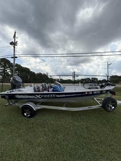 BOATZON | Xpress Boats XP7 2017