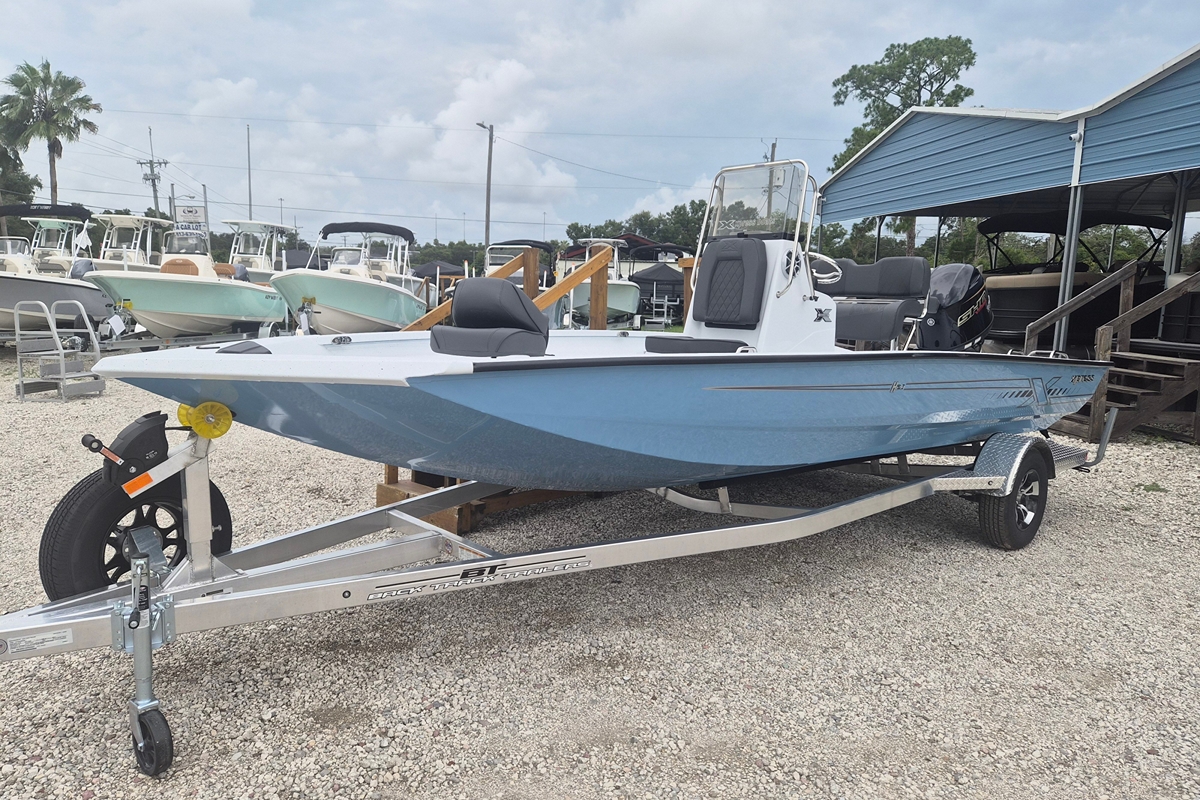 2027 Xpress H20 Bay - Sold Boat
