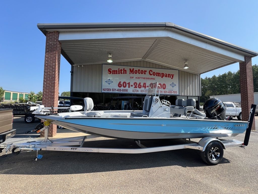 2025 Xpress H20B - Sold Boat