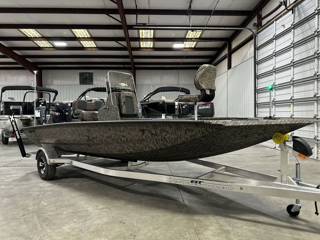 2026 Xpress H20B - Sold Boat