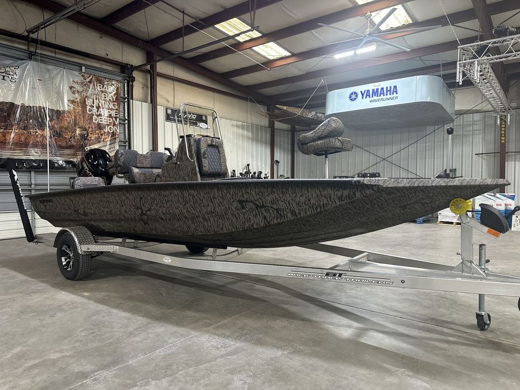 2026 Xpress H20B - Sold Boat