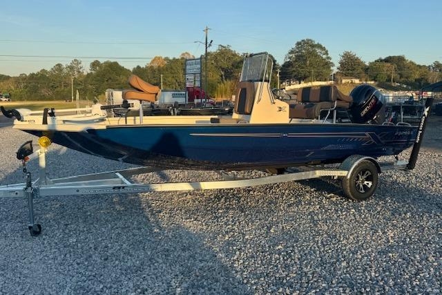 2026 Xpress H20B Bay - Sold Boat