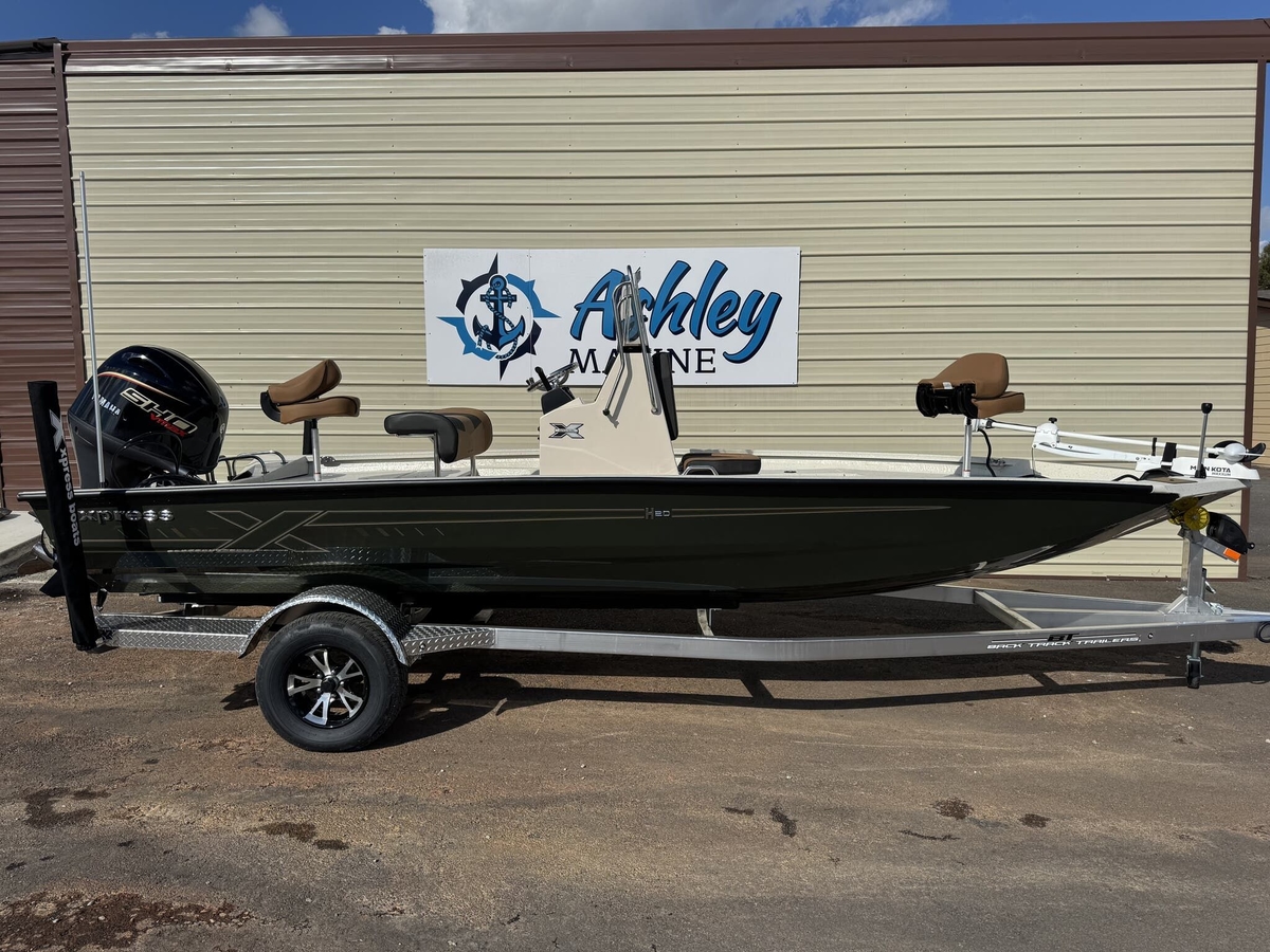 2026 Xpress H20B Bay - Sold Boat
