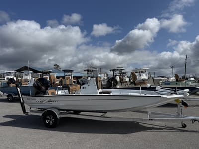 BOATZON | Xpress H20B Bay 2026