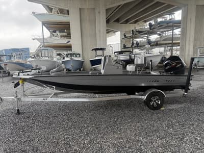 BOATZON | Xpress H20B Bay 2026