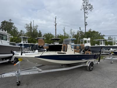 BOATZON | Xpress H20B Bay 2026