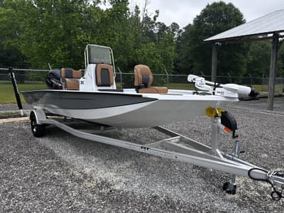 BOATZON | Xpress H20B Bay 2026