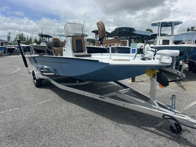 BOATZON | Xpress H20B Bay 2026