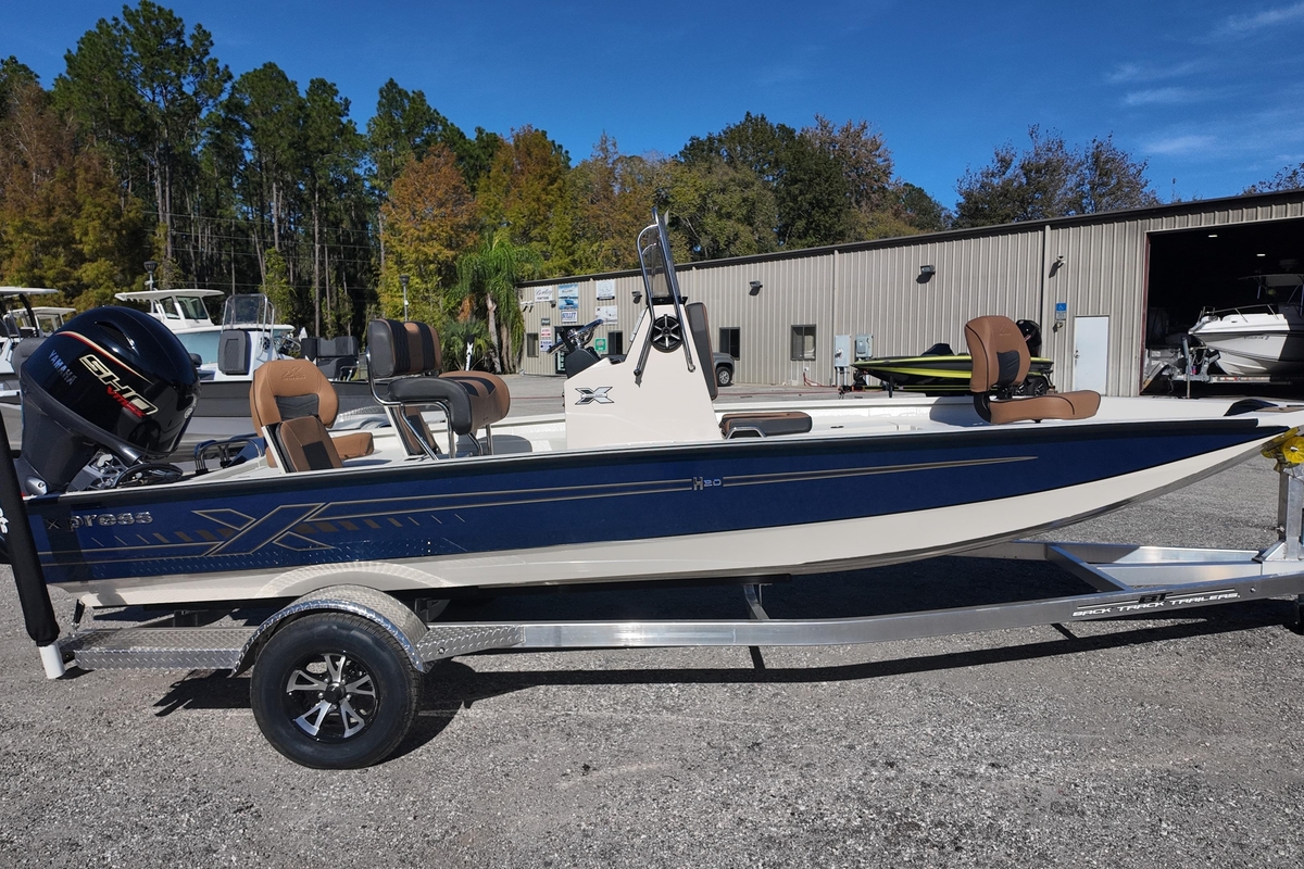 2026 Xpress H20B Bay - Sold Boat