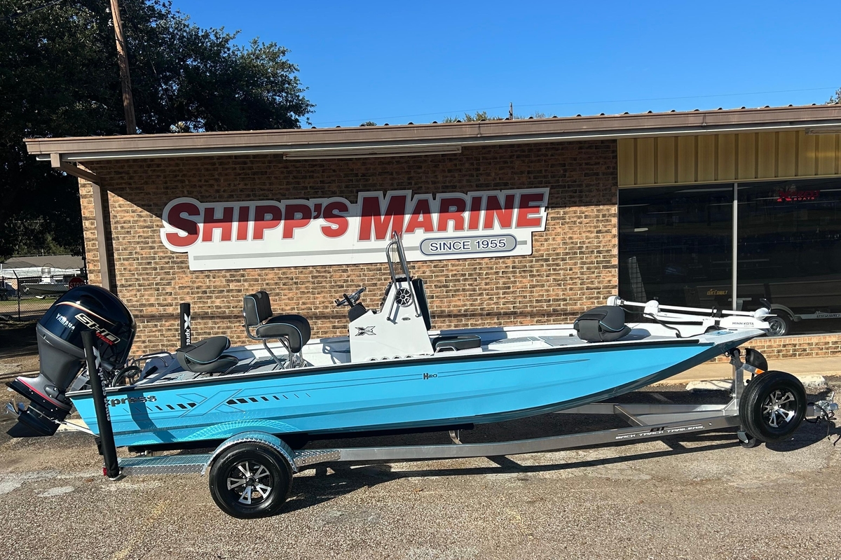 2026 Xpress H20B Bay - Sold Boat