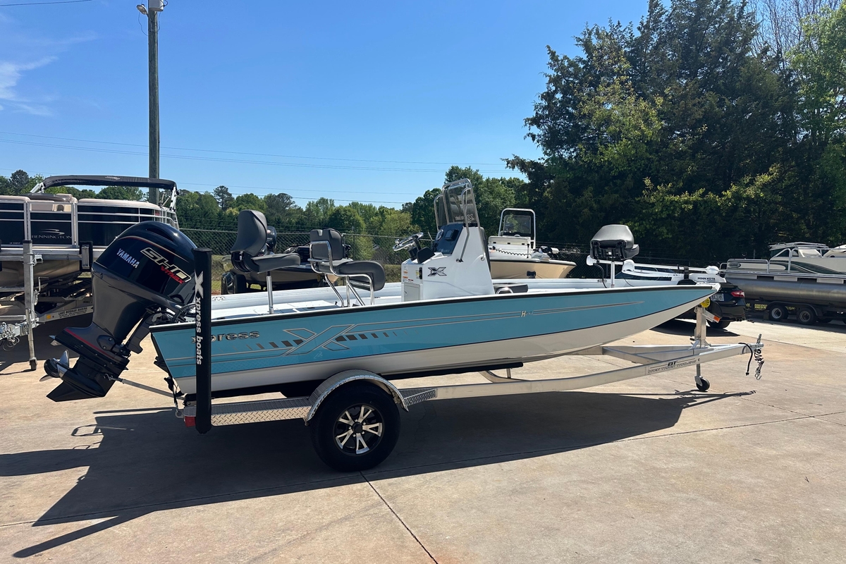 2026 Xpress H20B Bay - Sold Boat