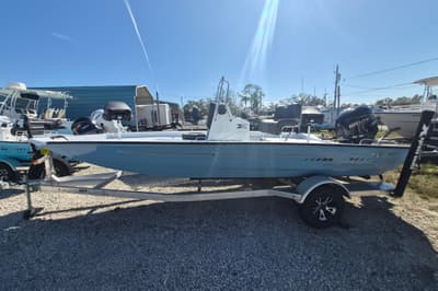 BOATZON | Xpress H20B Bay 2026