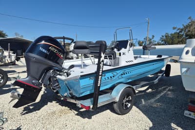 BOATZON | Xpress H20B Bay 2026