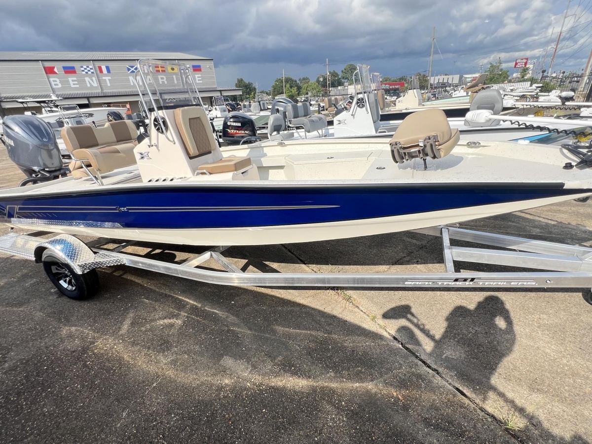 2025 Xpress H22B HYPERLIFT BAY - Sold Boat