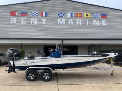 BOATZON | Xpress H22B HYPERLIFT BAY 2026