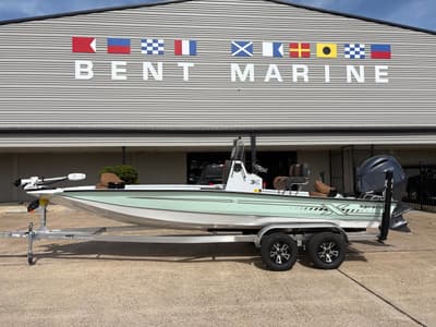 BOATZON | Xpress H22B HYPERLIFT BAY 2026
