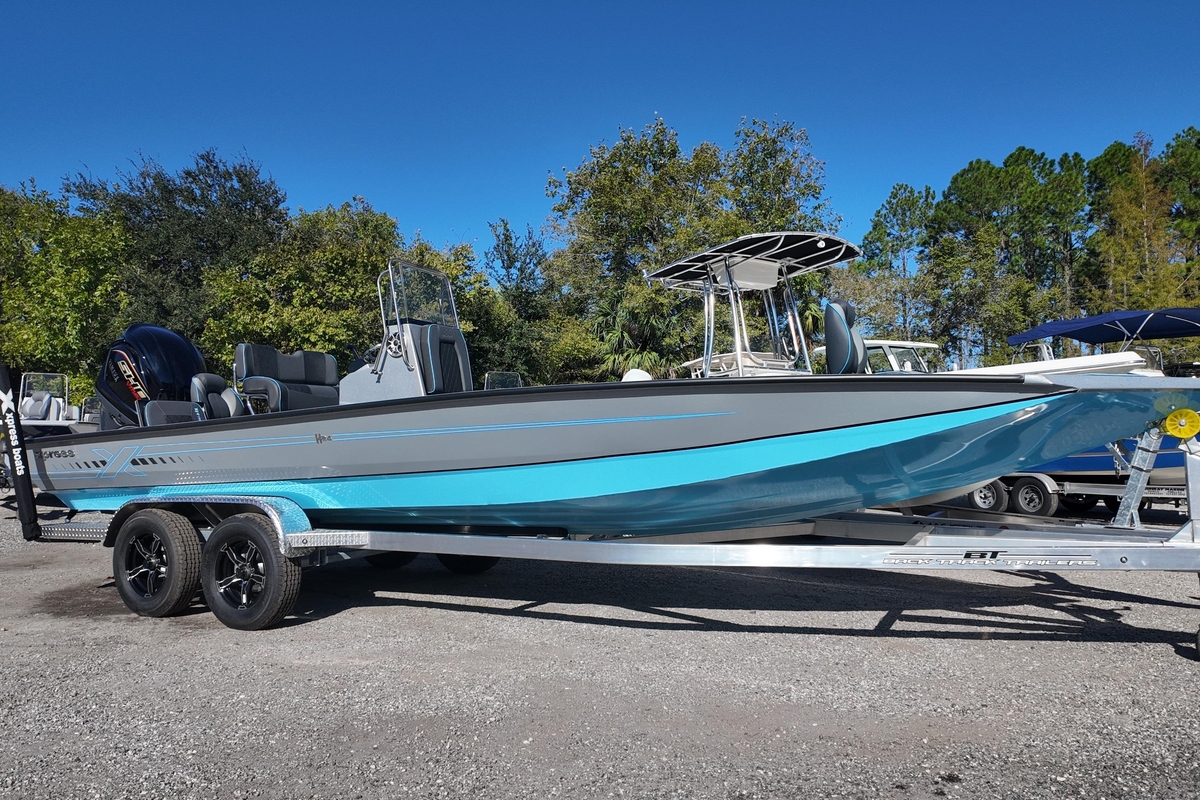2026 Xpress H24B Bay - Sold Boat