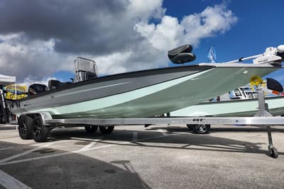 BOATZON | Xpress H24B Bay 2026