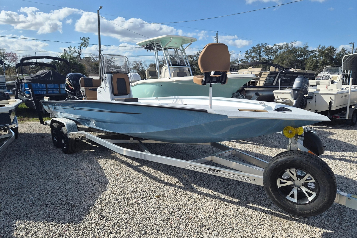 2026 Xpress H24B Bay - Sold Boat