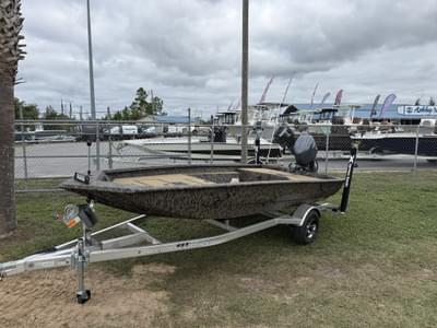 BOATZON | Xpress HD Series HD16DB WITH SEADECKLIVEWELL 2026