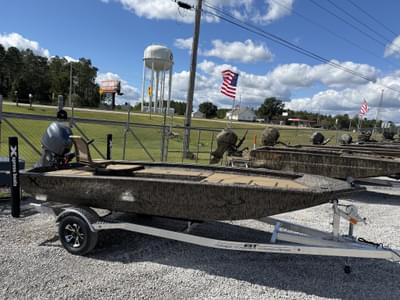 BOATZON | Xpress HD Series HD16DB WITH SEADECKLIVEWELL 2026