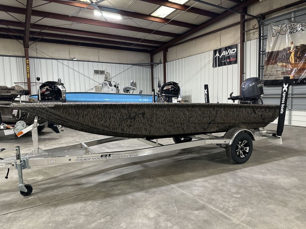 2026 Xpress HD16DB - Sold Boat