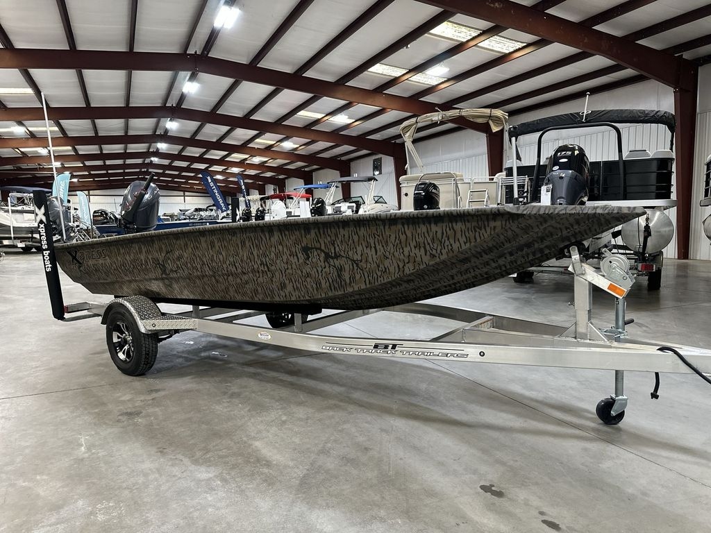 2026 Xpress HD16DBX - Sold Boat