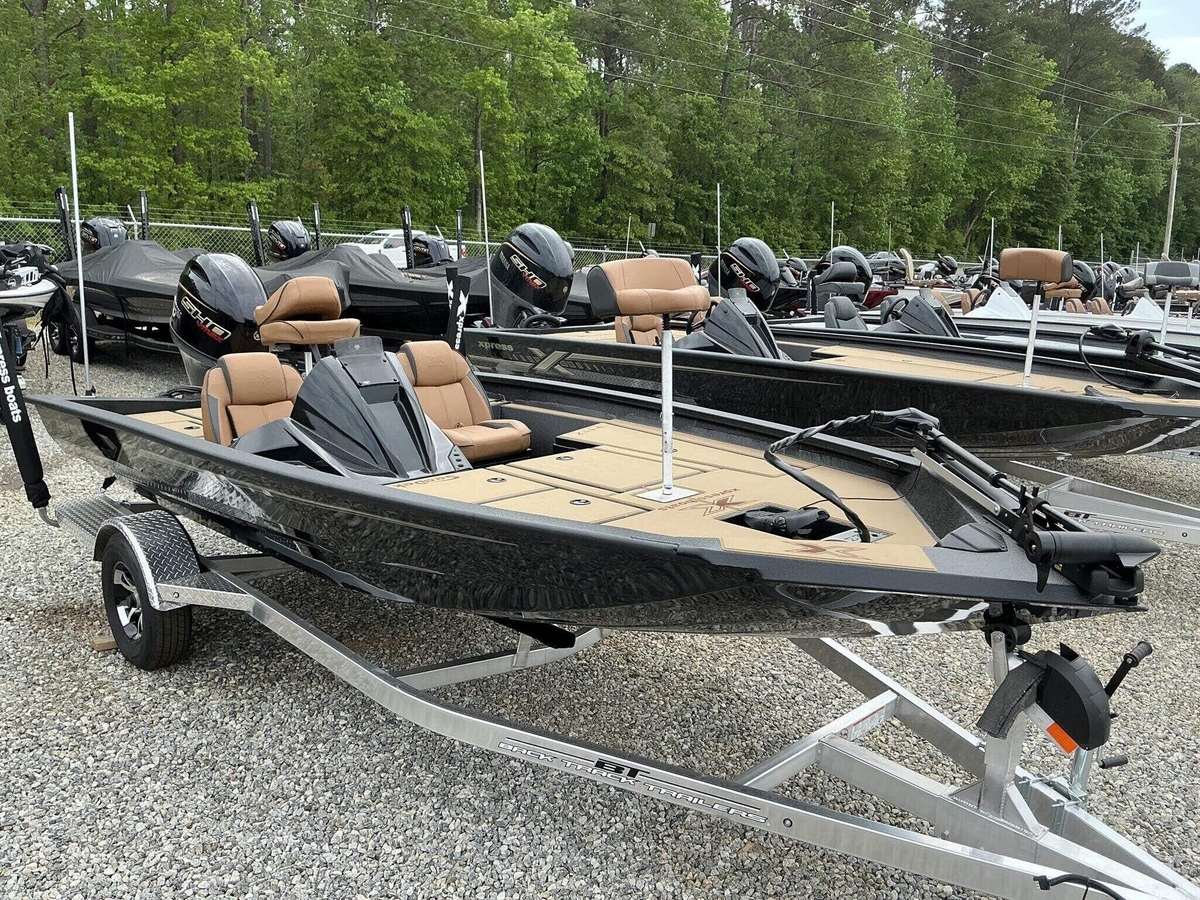 2026 Xpress HyperLift Bass Series H17 - Sold Boat