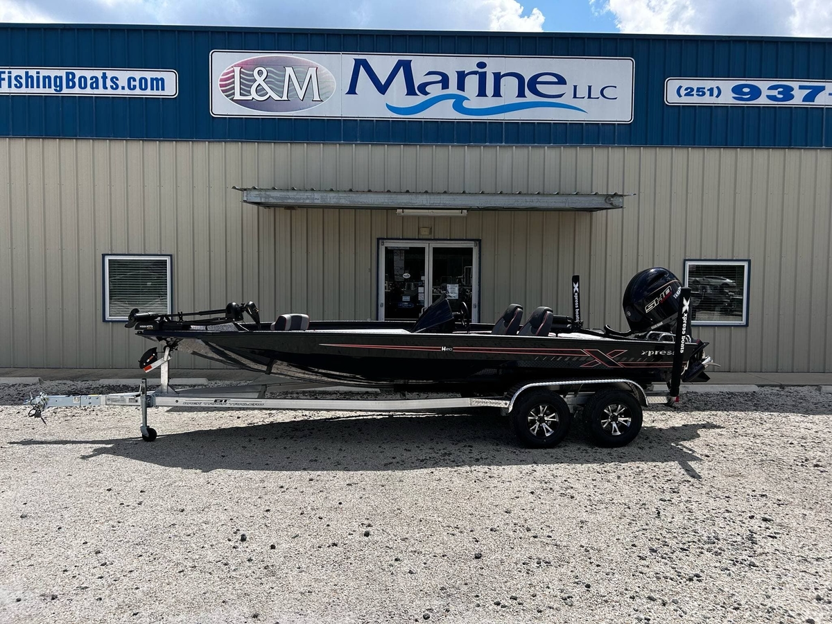 2025 Xpress HyperLift Bass Series H20 - Sold Boat