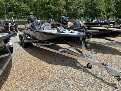 BOATZON | Xpress HyperLift Bass Series H20 2026