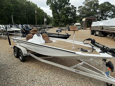 BOATZON | Xpress HyperLift Bass Series H20 2026 BOATZON | Xpress HyperLift Bass Series H20 2026