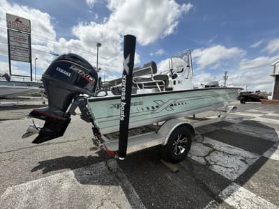 BOATZON | Xpress HyperLift Bay H20B 2026