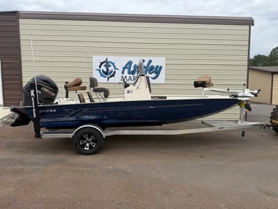 BOATZON | Xpress HyperLift Bay Series H20 BAYLOADED 2027 BOATZON | Xpress HyperLift Bay Series H20 BAYLOADED 2027