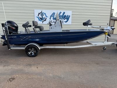 BOATZON | Xpress HyperLift Bay Series H20 BAYLOADED 2027