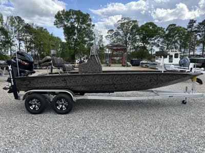 BOATZON | Xpress HyperLift Bay Series H210B 2026