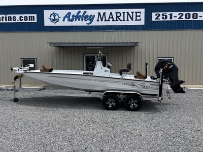 BOATZON | Xpress HyperLift Bay Series H22B 2026