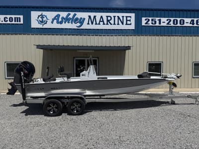 BOATZON | Xpress HyperLift Bay Series H22B 2027